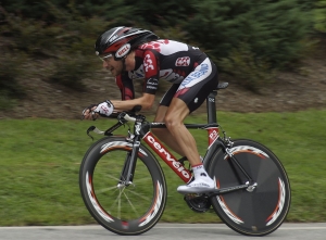 Cycliste compétition Les blessures liées au cyclisme concernent majoritairement le membre supérieur puis le membre inférieur.