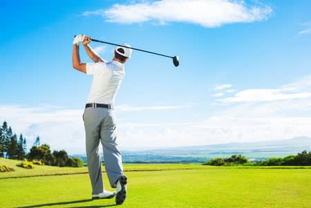 Les blessures au golf concernent surtout les tendinopathies de l'épaule, les épicondylites au coude et les lésions méniscales et tendineuses au genou.