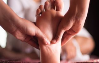 douleur au talon : massage